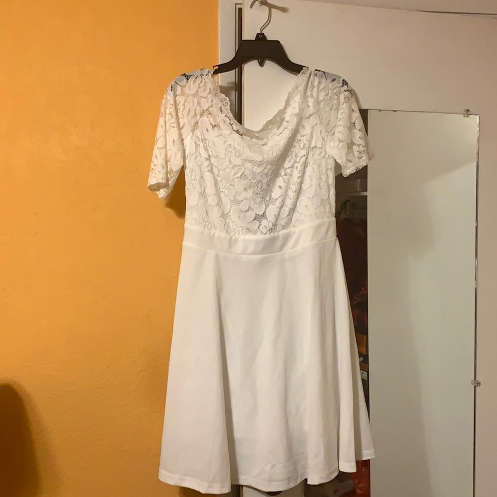 White dress with lace top and sleeves. Size Large
